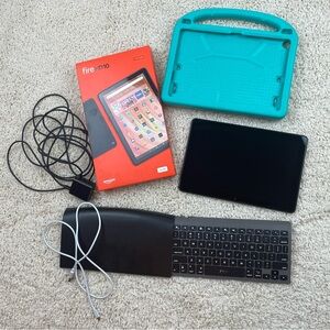 Amazon Fire HD 10 Tablet with Black Keyboard and Teal Case